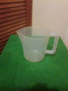 1 litre measuring jug.