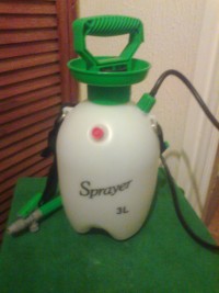 3 Litre carpet sprayer with lance.